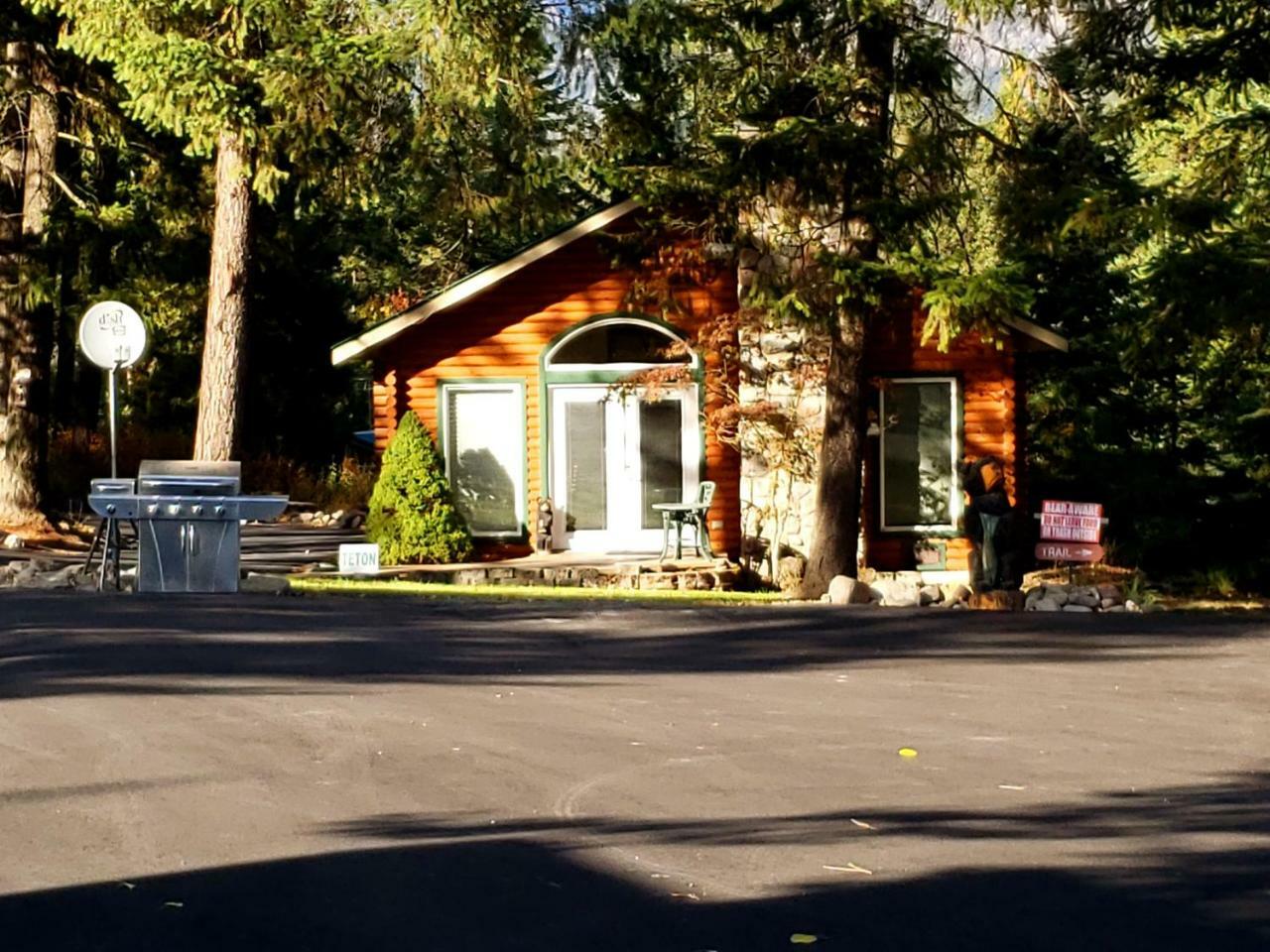 Riverfront Motel & Cabins Thompson Falls Exterior foto